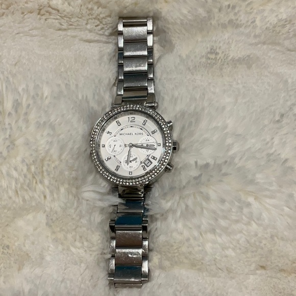 Michael Kors silver watch - Picture 2 of 5